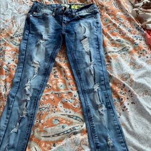 Distressed skinny jeans
